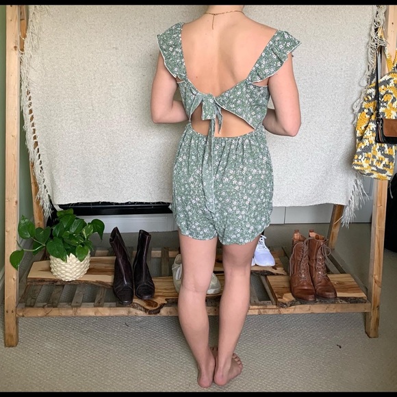 Green backless romper. - Picture 2 of 2